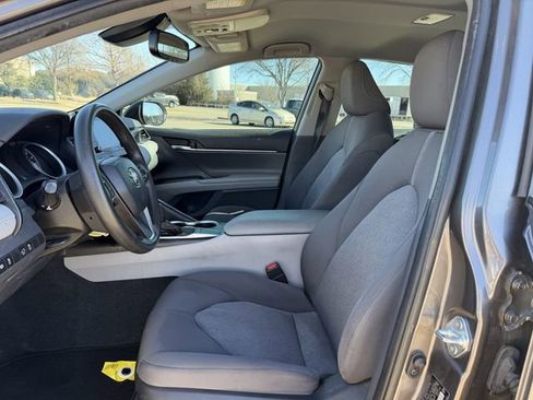 Used 2022 Toyota Camry LE image 24