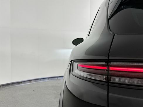 New 2026 Porsche Cayenne image 16