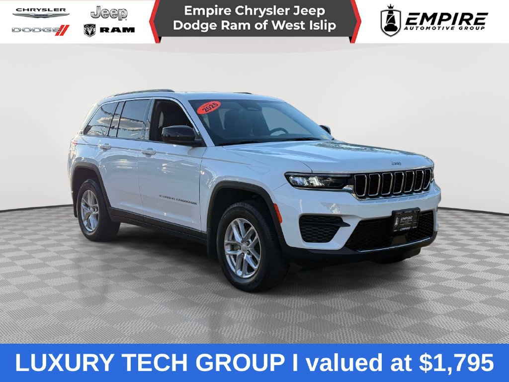Used 2025 Jeep Grand Cherokee Laredo X w/ Luxury Tech Group I AWD/4WD image 1