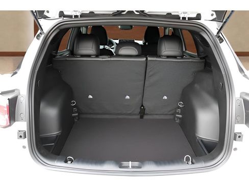 New 2026 Jeep Compass Latitude image 16