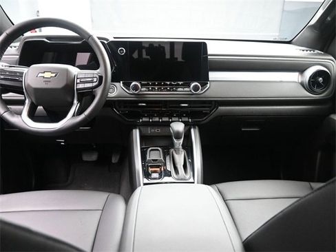 Used 2024 Chevrolet Colorado LT w/ LT Convenience Package III image 9