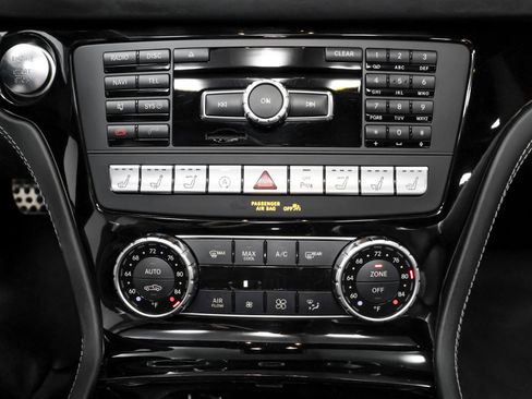 Used 2015 Mercedes-Benz SL 63 AMG w/ Driver Assistance Package image 43