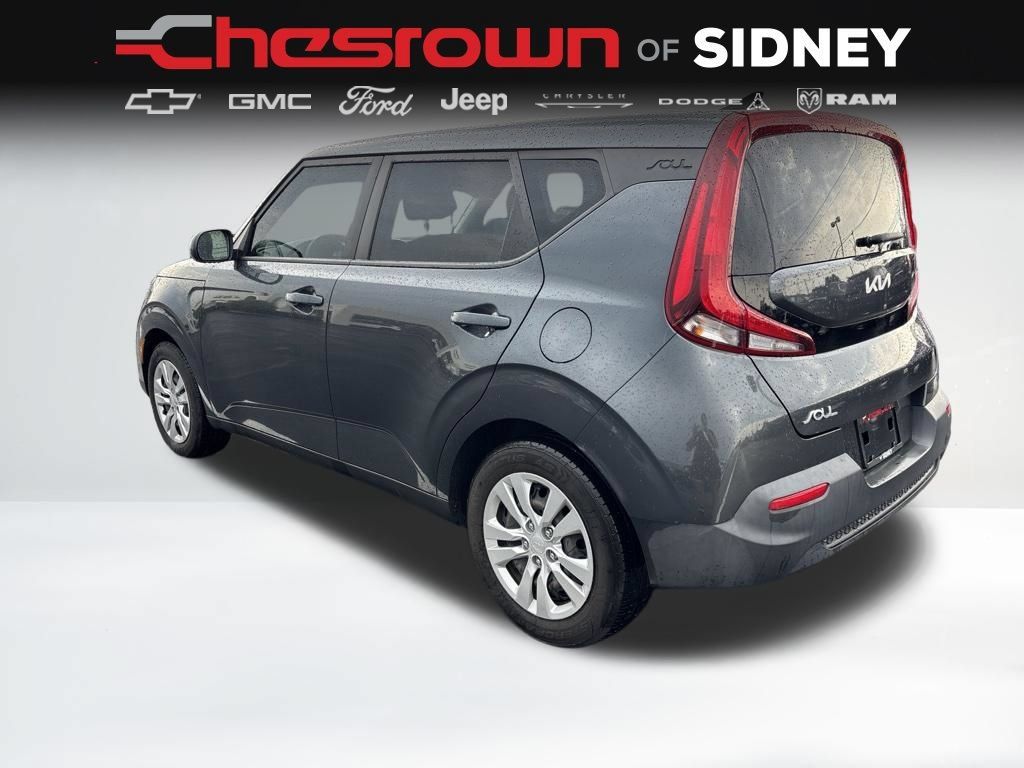 Used 2022 Kia Soul LX FWD image 3