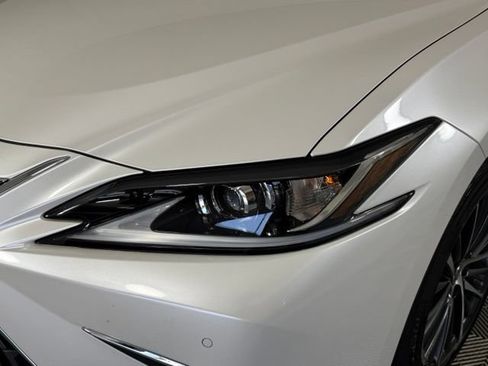 Certified 2025 Lexus ES 300h w/ Premium Package FWD image 14