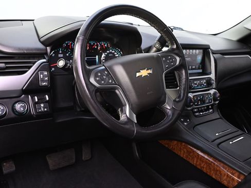 Used 2019 Chevrolet Suburban Premier image 6