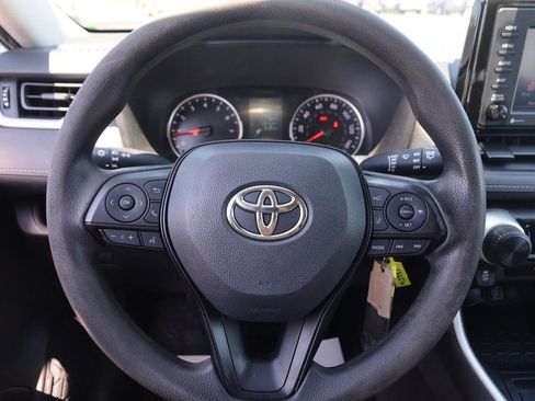 Used 2021 Toyota RAV4 LE FWD image 10