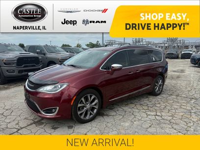 Used 2018 Chrysler Pacifica Limited w/ Tire & Wheel Group