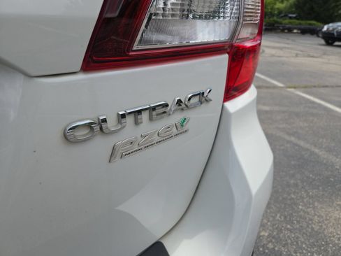 Used 2017 Subaru Outback 2.5i Premium AWD/4WD image 11
