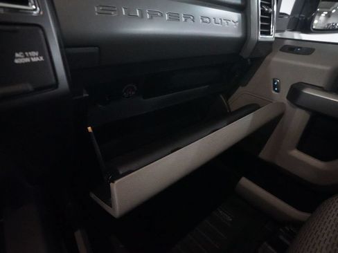 Used 2018 Ford F250 XLT w/ Snow Plow Prep Package AWD/4WD image 29