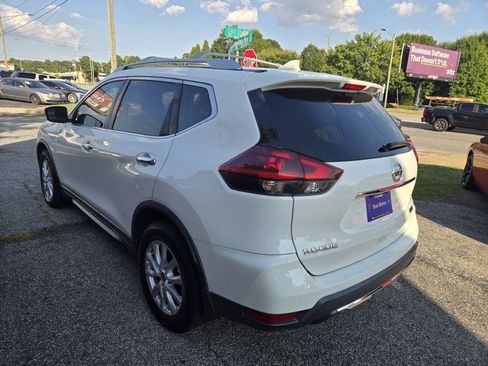 Used 2020 Nissan Rogue S w/ Special Edition Package FWD image 5