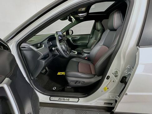 Certified 2025 Toyota RAV4 XSE AWD/4WD image 21