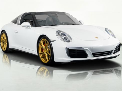 Used 2019 Porsche 911 Targa 4S image 4