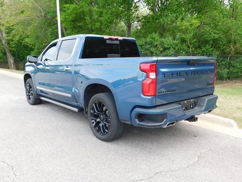 Certified 2024 Chevrolet Silverado 1500 High Country w/ High Country Premium Package AWD/4WD image 3