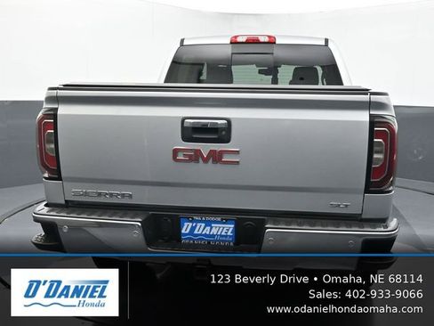 Used 2017 GMC Sierra 1500 SLT w/ SLT Preferred Package AWD/4WD image 5