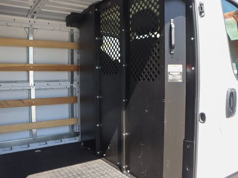Used 2025 RAM ProMaster 2500 w/ U-Haul Equipment Group FWD image 13