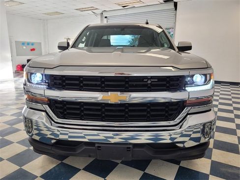 Used 2018 Chevrolet Silverado 1500 LT w/ All Star Edition image 2