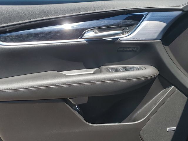 Certified 2025 Cadillac XT5 Premium Luxury w/ LPO, Floor Liner Package AWD/4WD image 22