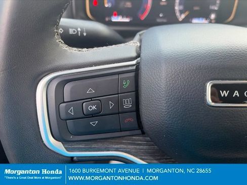 Used 2024 Jeep Wagoneer L Series II w/ Flexible Seating Group AWD/4WD image 19