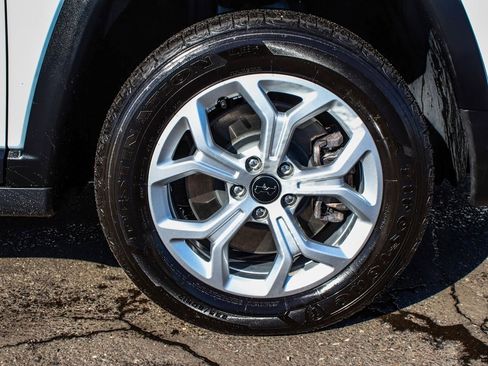 Used 2025 Jeep Compass Latitude w/ Sun & Sound Group image 7