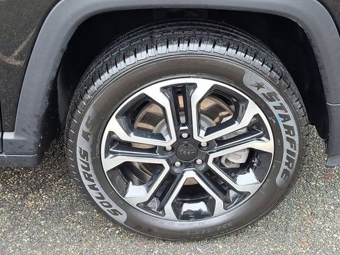 Certified 2023 Jeep Compass Limited image 9