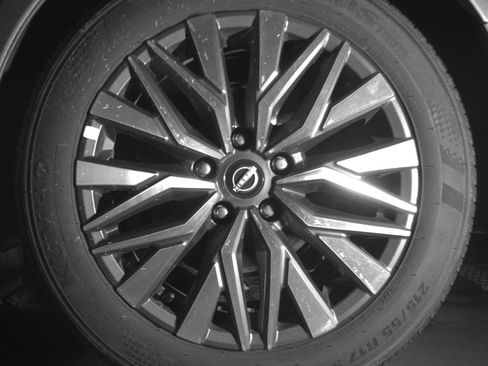 Used 2025 Nissan Altima 2.5 SV FWD image 14
