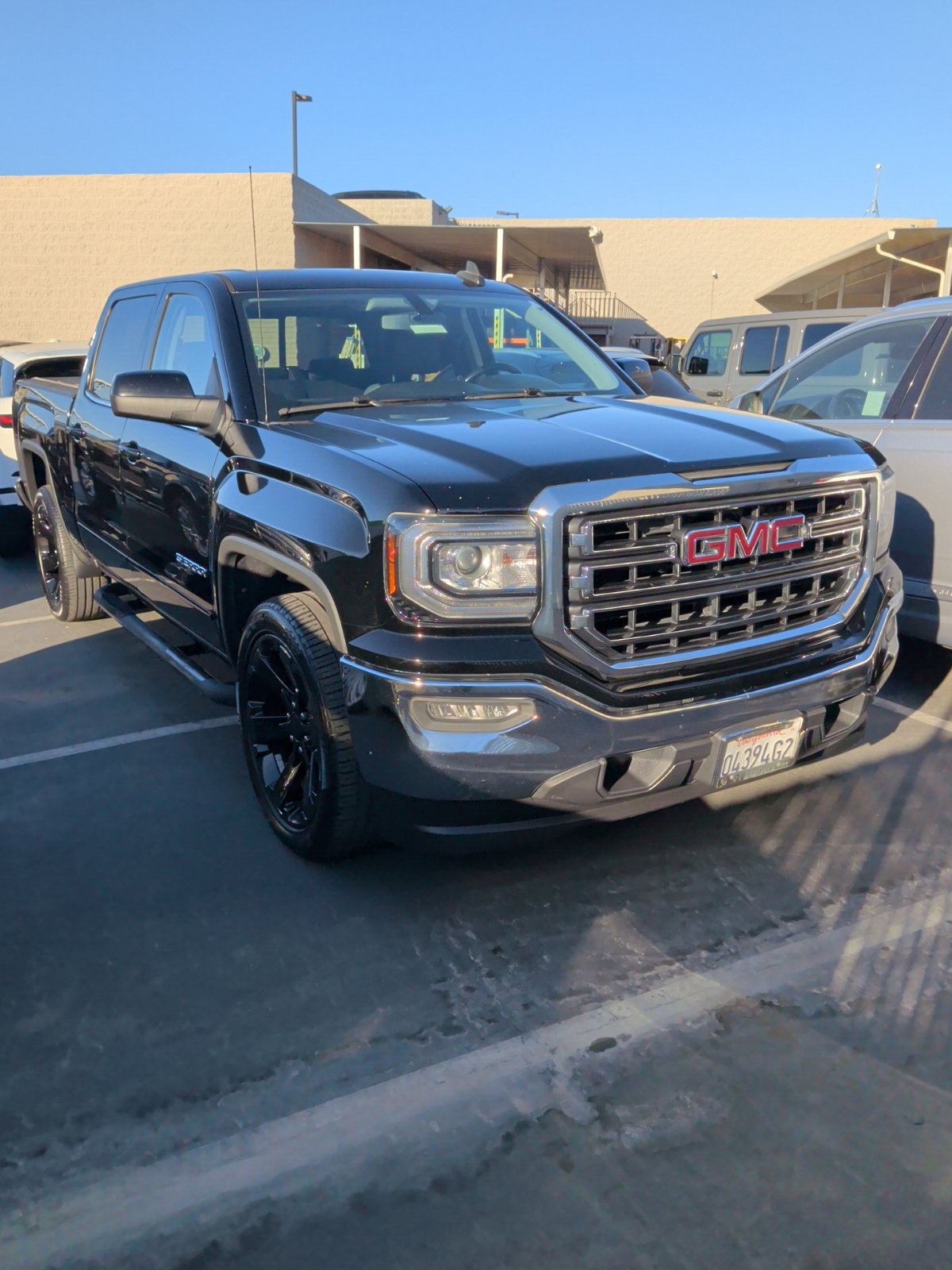 Used 2017 GMC Sierra 1500 SLE w/ SLE Value Package RWD image 1