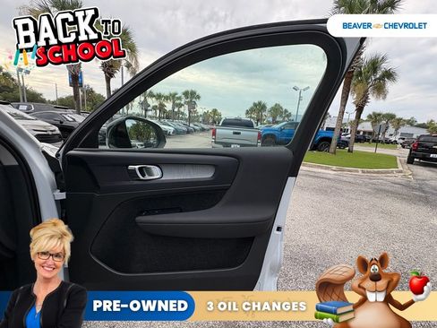 Used 2026 Volvo XC40 B4 Core FWD image 32