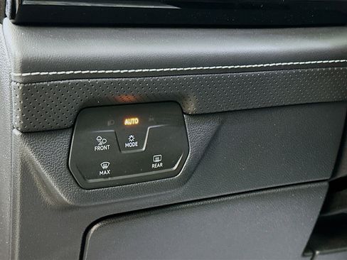 Used 2024 Volkswagen Atlas SE image 10