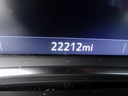 Used 2023 Chevrolet Traverse LT image 10