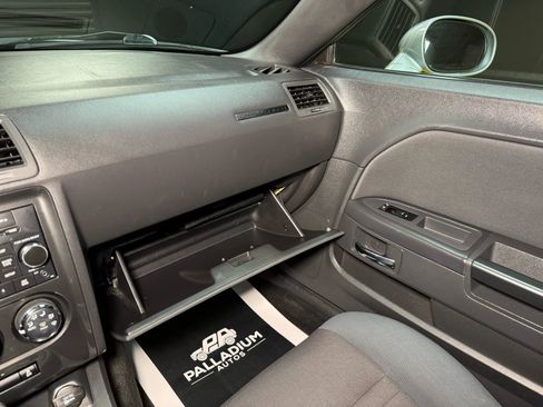 Used 2011 Dodge Challenger image 36