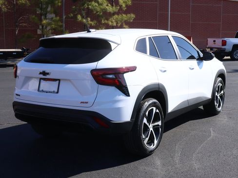 New 2026 Chevrolet Trax RS w/ Sunroof Package image 25