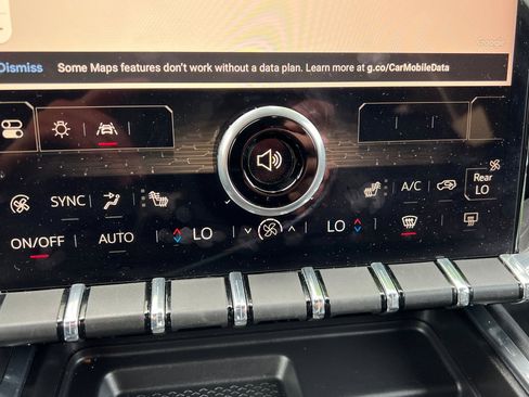 Used 2024 GMC Acadia Elevation image 26