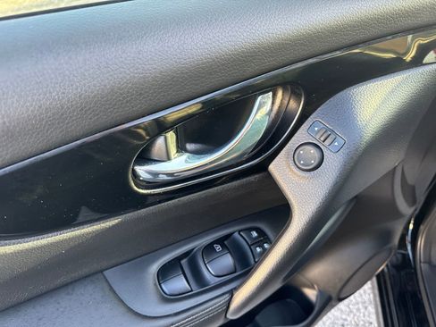 Certified 2022 Nissan Rogue Sport SL image 12