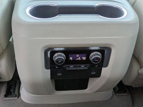 Used 2023 GMC Yukon XL Denali image 27