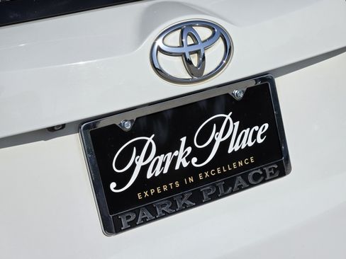 Used 2013 Toyota RAV4 LE FWD image 40