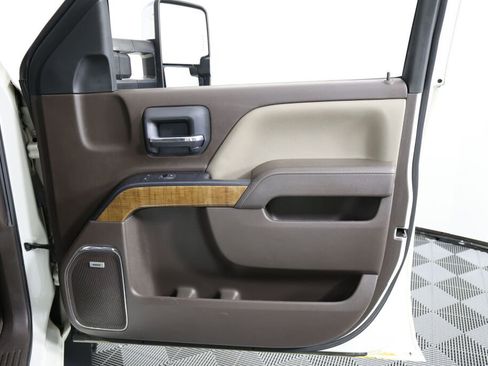 Used 2015 GMC Sierra 1500 SLT w/ SLT Crew Cab Value Package image 25