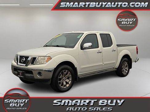 Used 2016 Nissan Frontier SL w/ Moonroof Package AWD/4WD image 1