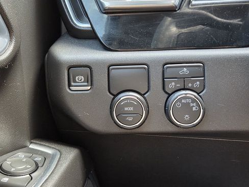 Used 2024 Chevrolet Silverado 1500 LT image 23