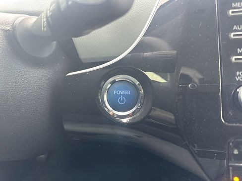 Used 2022 Toyota Prius XLE image 21