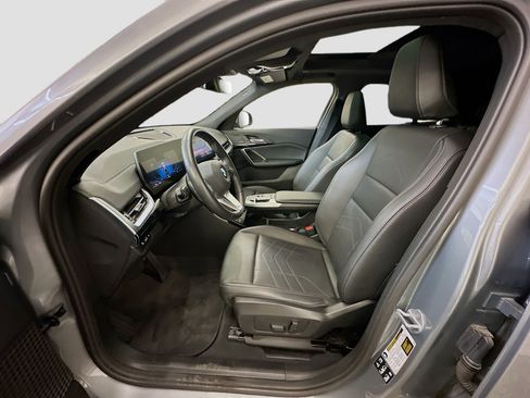 Used 2025 BMW X2 xDrive28i image 13