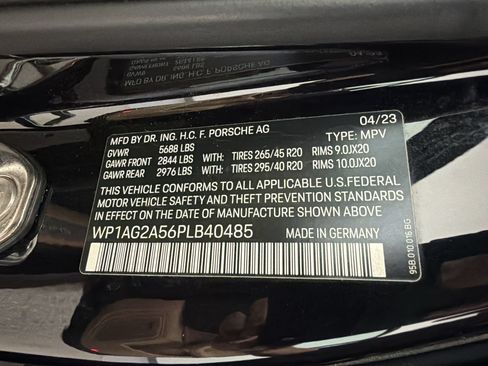 Used 2023 Porsche Macan S AWD/4WD image 30