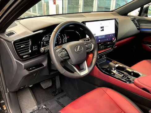 Used 2025 Lexus NX 250 FWD w/ Premium Package image 18