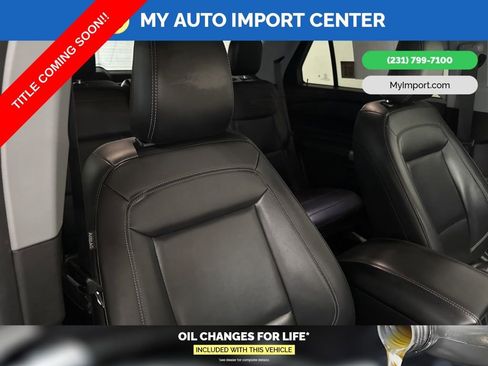 Used 2022 Ford Explorer XLT w/ Equipment Group 202A image 30