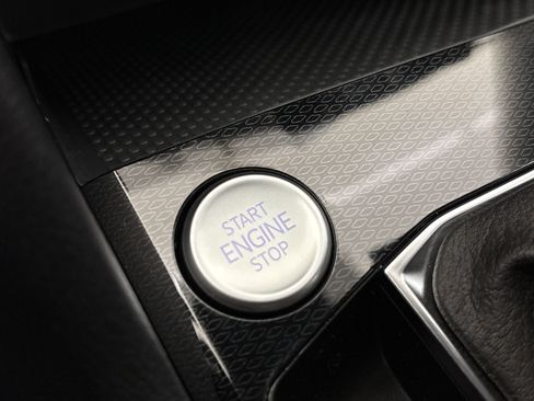 New 2026 Volkswagen Taos S image 21