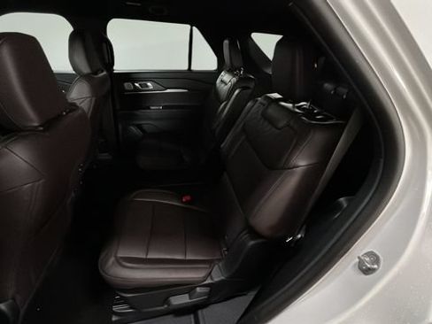 New 2026 Ford Explorer Platinum AWD/4WD image 14