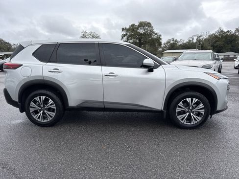 Used 2023 Nissan Rogue SV FWD image 6