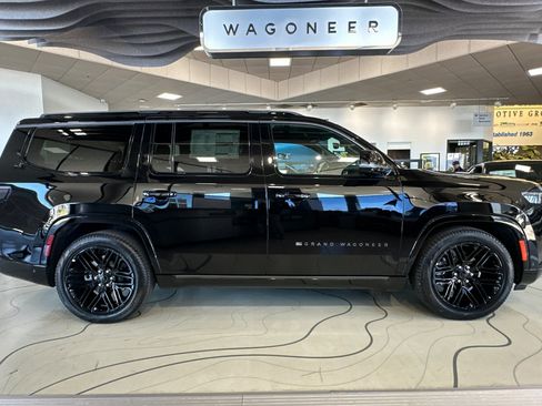 New 2026 Jeep Grand Wagoneer Limited AWD/4WD image 3