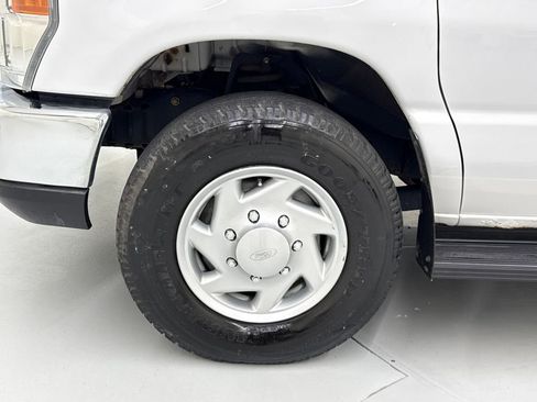 Used 2016 Ford E-350 and Econoline 350 Super Duty RWD image 11