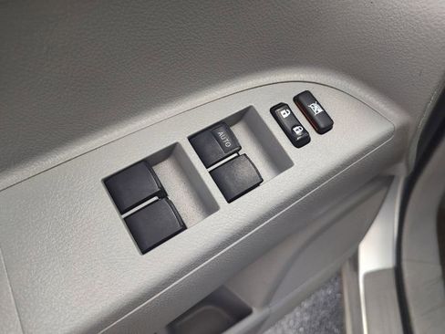 Used 2010 Toyota Highlander Sport image 15