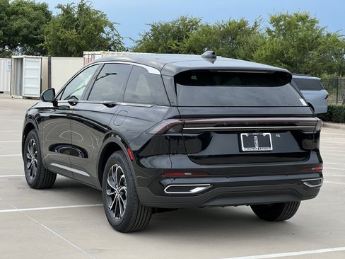 New 2025 Lincoln Nautilus Premier image 7